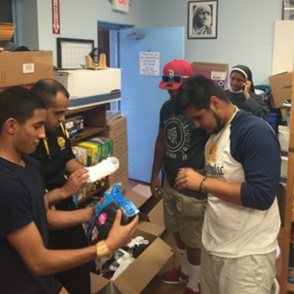Sacred Heart Youth Group volunteers at homeless shelter Diocese of Corpus Christi Corpus